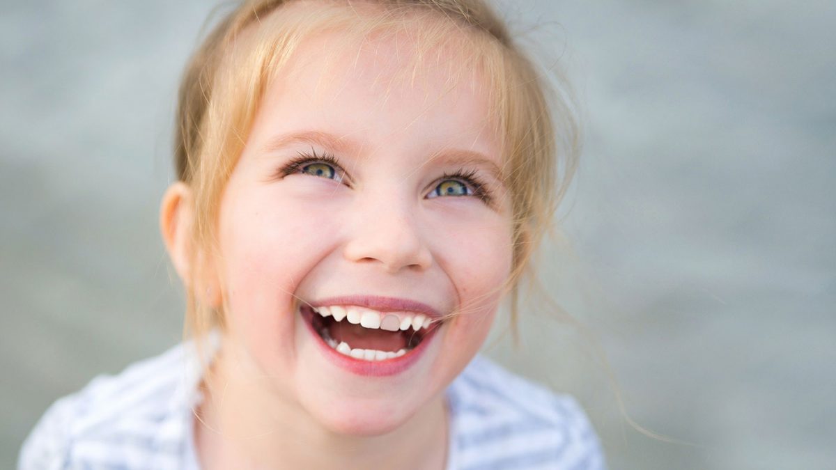 Orfan interval start  Ce facem cu dintii de lapte care au suferit o trauma?? | Premiere Dent
